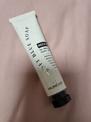 멈칫(MUMCHIT) 넥퍼퓸 NECKPERFUME 2가지 향 — 5점을 준 리뷰어가 2021년 12월 올린 사용 사진