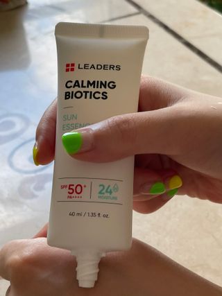 리더스코스메틱 리더스 카밍 바이오틱스 선 에센스 SPF 50+ PA++++ — 4점을 준 리뷰어가 2022년 8월 올린 사용 사진