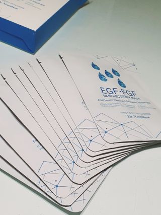 Dr.느루벗 느루벗 EGF FGF 스킨 리커버리 마스크 10장 — 5점을 준 리뷰어가 2021년 4월 올린 사용 사진
