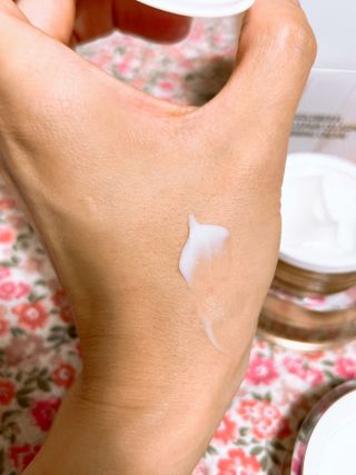 피부미 골드베릴 미라클페어 세레이징 퍼밍 크림 50ml — 4.5점을 준 리뷰어가 2021년 11월 올린 사용 사진