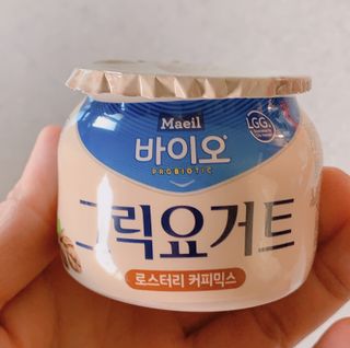 매일바이오 그릭요거트 오리지널 플레인 4개, 로스터리 커피믹스 4개 — 5점을 준 리뷰어가 2021년 12월 올린 사용 사진