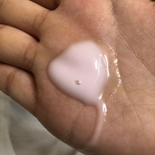 난나 살몬 스파이더 검버섯 미백 톤업 화이트닝 연어 앰플 크림 300ml 대용량 — 5점을 준 리뷰어가 2022년 8월 올린 사용 사진