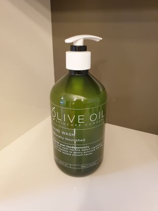 올리브 오일 스킨케어 컴퍼니 [OOSC] 촉촉 깨끗 내추럴리 너리시드 핸드워시 500ml — 5점을 준 리뷰어가 2021년 4월 올린 사용 사진