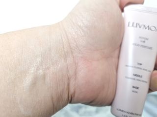 러브모아 향수 고체향수 승무원 고체향수 바르는 향수 니치향수 도손 우드세이지 앤 씨솔트 — 5점을 준 리뷰어가 2023년 1월 올린 사용 사진