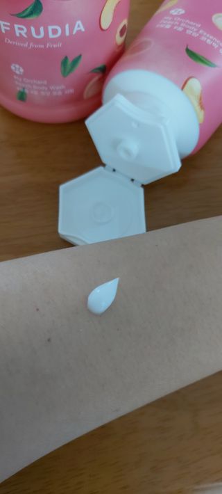 [후르디아] 복숭아 바디워시+바디에센스 세트 — 4점을 준 리뷰어가 2021년 9월 올린 사용 사진