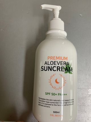 [닥터문] 프리미엄 알로에베라 선크림 500ml — 5점을 준 리뷰어가 2022년 7월 올린 사용 사진