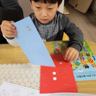 움직이는 종이로봇 - 로빗 로얄버전 움직이는 종이 로봇 - 로빗 — 3점을 준 리뷰어가 2021년 1월 올린 사용 사진