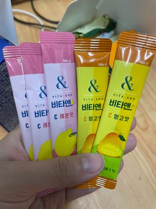 비타앤C 레몬맛, 망고맛 — 4점을 준 리뷰어가 2021년 7월 올린 사용 사진