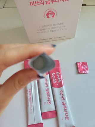 메디포스트 모비타 미쓰리 글루타치온 30포 — 5점을 준 리뷰어가 2023년 1월 올린 사용 사진