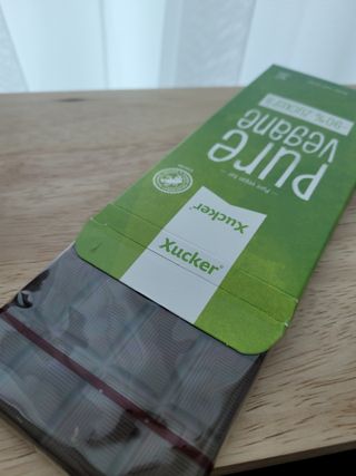 당류2g 자일리톨로 단맛을낸 슈카 퓨어비건 무설탕초콜릿 Xucker vegan 2개입 — 5점을 준 리뷰어가 2021년 4월 올린 사용 사진