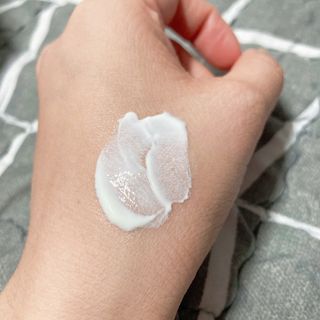 바노바기 코스메틱 바노바기 밀크씨슬 리페어 시카 선스크린 플러스 50ml — 5점을 준 리뷰어가 2023년 2월 올린 사용 사진