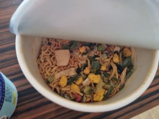 NISSIN 닛신 컵누들  4종 - 씨푸드오리지날, 씨푸드 스파이시, 씨푸드 커리, 씨푸드 XO소스 — 5점을 준 리뷰어가 2022년 11월 올린 사용 사진