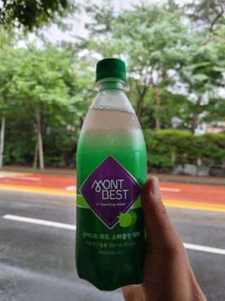 몽베스트 Montbest with Sparkling water Lime20병 — 5점을 준 리뷰어가 2022년 7월 올린 사용 사진