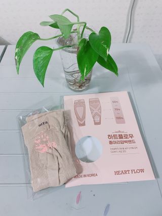 하트플로우 종아리 압박 밴드 스타킹 — 4.5점을 준 리뷰어가 2022년 9월 올린 사용 사진