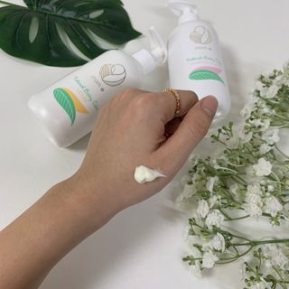 mom e 맘이 내추럴 베이비 케어 샴푸앤바스+로션 — 4.5점을 준 리뷰어가 2021년 1월 올린 사용 사진