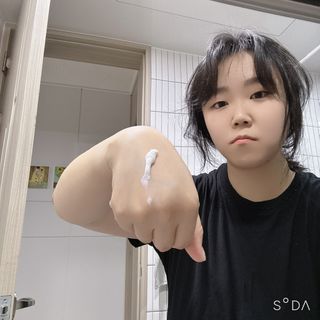 나우 [리브엠] 화해 1등 각질 클렌저! 시카좀 카밍 딥 클렌징 폼 — 4점을 준 리뷰어가 2024년 12월 올린 사용 사진