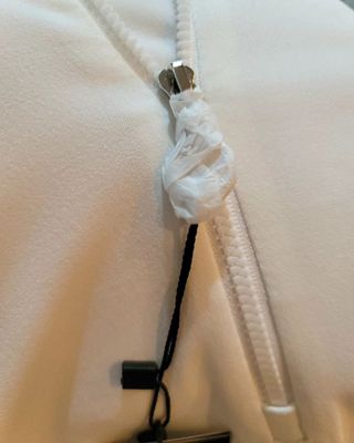 다운블로우 여자 스포츠 골프웨어 반집업 긴팔 티셔츠 DB 9005 (화이트) — 5점을 준 리뷰어가 2024년 10월 올린 사용 사진