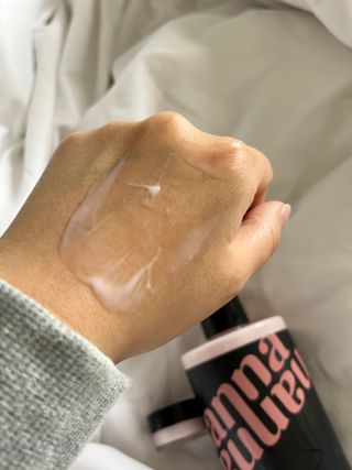 난나 살몬 스파이더 검버섯 미백 톤업 화이트닝 연어 앰플 크림 300ml 대용량 — 5점을 준 리뷰어가 2022년 11월 올린 사용 사진