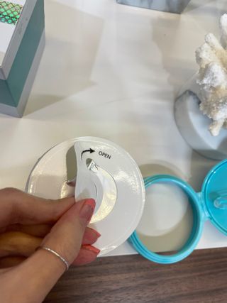 리더스코스메틱 리더스 카밍 바이오틱스 퀵 수딩 패드 — 5점을 준 리뷰어가 2022년 5월 올린 사용 사진