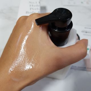 줄라이 모닝 _ JULY MORNING 줄라이모닝 하이드레이팅 퍼퓸드 바디앤핸드 에멀젼 — 5점을 준 리뷰어가 2021년 9월 올린 사용 사진