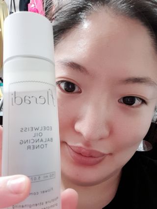 플레라디 에델바이스 오일 밸런싱 토너 — 5점을 준 리뷰어가 2021년 7월 올린 사용 사진