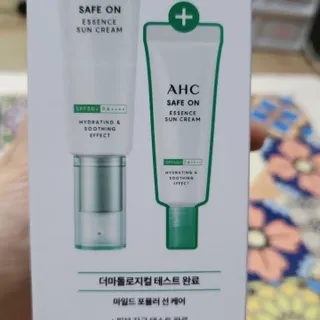 [AHC] 세이프온 에센스 선크림 올리브영 스페셜 증정 기획세트 — 5점을 준 리뷰어가 2022년 6월 올린 사용 사진