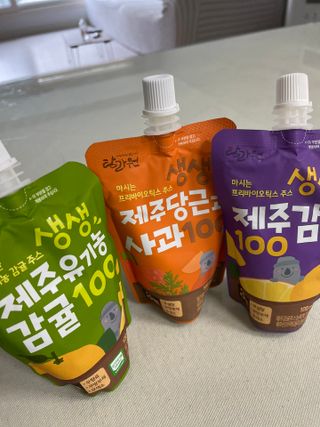 탐라원 건강 어린이 주스, 생생한 주스 3종 - 유기 감귤 주스, 당근과 사과 주스, 감귤 주스 — 4점을 준 리뷰어가 2021년 10월 올린 사용 사진