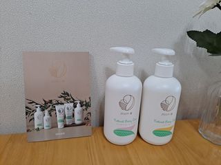 mom e 맘이 내추럴 베이비 케어 샴푸앤바스+로션 — 5점을 준 리뷰어가 2021년 1월 올린 사용 사진