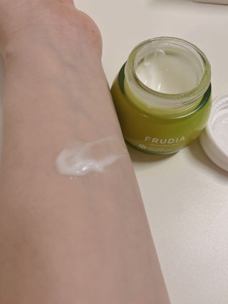 [후르디아] 민감피부 수분크림 비건 아보카도 크림 — 5점을 준 리뷰어가 2022년 9월 올린 사용 사진