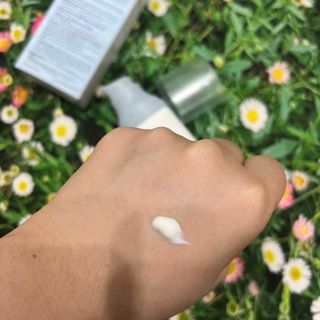 [스킨1004] 마다가스카르 센텔라 히알루-시카 워터핏 선세럼 50ml — 5점을 준 리뷰어가 2024년 5월 올린 사용 사진