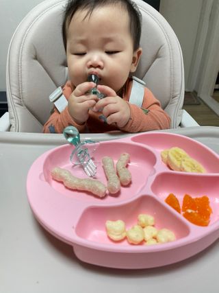유비맘 캐릭터 실리콘 흡착 식판_색상 랜덤발송 — 5점을 준 리뷰어가 2021년 1월 올린 사용 사진