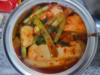 셰프애찬 알타리김치 총각김치 1kg — 3.5점을 준 리뷰어가 2022년 10월 올린 사용 사진