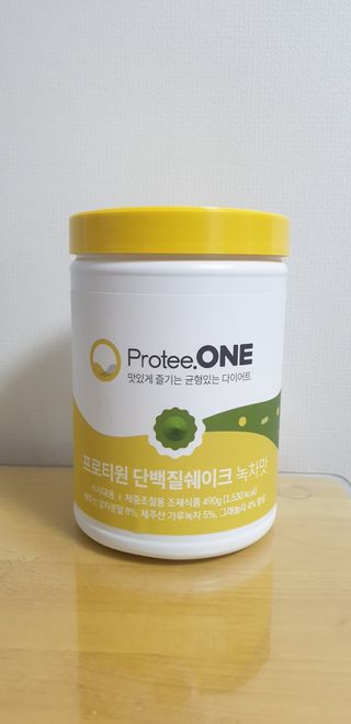 프로티원 단백질쉐이크 녹차맛 2주분 1통+보틀 — 4점을 준 리뷰어가 2021년 3월 올린 사용 사진