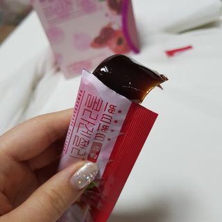 헬스업_쁘띠쁘띠석류콜라겐젤리_20g x 14포 — 4점을 준 리뷰어가 2020년 12월 올린 사용 사진
