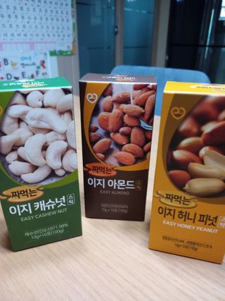 짜먹는 이지견과 짜먹는 이지아몬드, 짜먹는 이지허니피넛, 짜먹는 이지캐슈넛 각 10g X  10포 — 5점을 준 리뷰어가 2021년 1월 올린 사용 사진