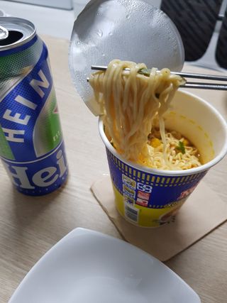 NISSIN 닛신 컵누들  4종 - 씨푸드오리지날, 씨푸드 스파이시, 씨푸드 커리, 씨푸드 XO소스 — 5점을 준 리뷰어가 2022년 11월 올린 사용 사진