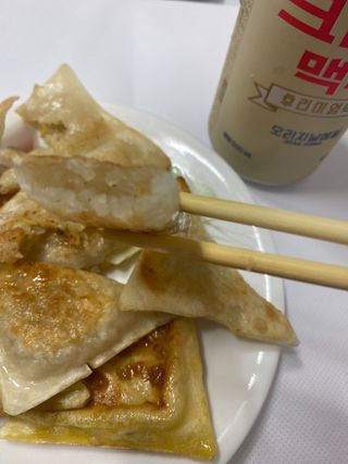 (주)성경순만두 곤약만두.콘치즈만두,삼각당면만두,당면 야끼만두,대구전통 납작만두,떡뽁이 매콤소스,달콤소스 — 5점을 준 리뷰어가 2023년 3월 올린 사용 사진