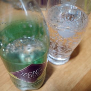 몽베스트 Montbest with Sparkling water Lemon OR Lime 20병(랜덤) — 5점을 준 리뷰어가 2022년 12월 올린 사용 사진