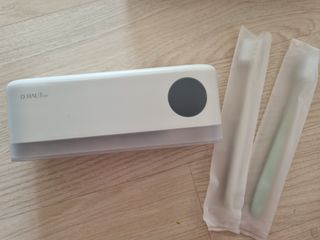 디하우트 랩 디하우트랩 UV 무선 칫솔살균기하루 8회 자동 살균 — 5점을 준 리뷰어가 2021년 11월 올린 사용 사진