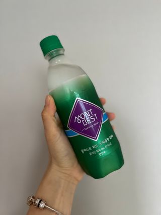 몽베스트 Montbest with Sparkling water Plain 20병 — 3점을 준 리뷰어가 2022년 8월 올린 사용 사진