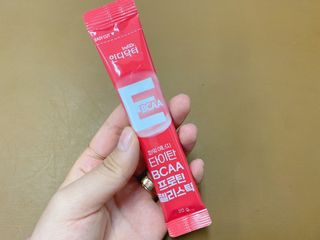 [인디닥터] 타이탄 BCAA 프로틴 젤리스틱 — 5점을 준 리뷰어가 2022년 5월 올린 사용 사진