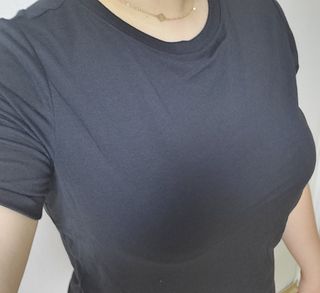 아르보노브라 아르보노 10color 데일리 반팔 노브라티 — 4점을 준 리뷰어가 2022년 5월 올린 사용 사진