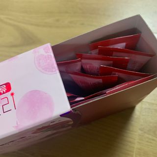 헬스업_쁘띠쁘띠석류콜라겐젤리_20g x 14포 — 4점을 준 리뷰어가 2021년 1월 올린 사용 사진