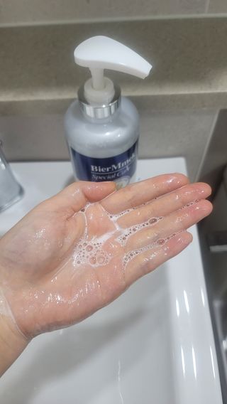 비어멕 독일맥주효모 천연탈모샴푸 — 5점을 준 리뷰어가 2021년 1월 올린 사용 사진