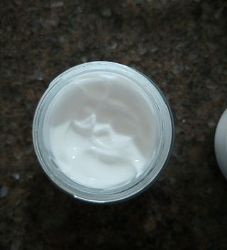 산수시 아쿠아 베네핏 24h 수부지 물광 속건조 수분크림 50ml — 5점을 준 리뷰어가 2021년 6월 올린 사용 사진