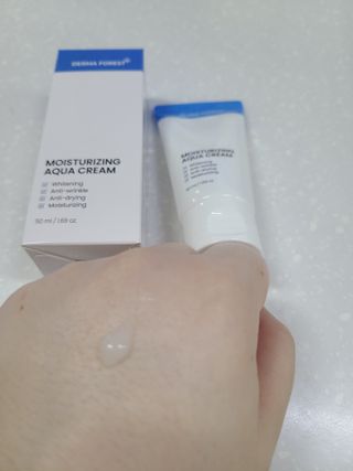 더마포레스트 모이스처라이징 아쿠아크림 / 수분크림 히알루론산 펩타이드 보습 미백 주름개선 — 5점을 준 리뷰어가 2021년 6월 올린 사용 사진