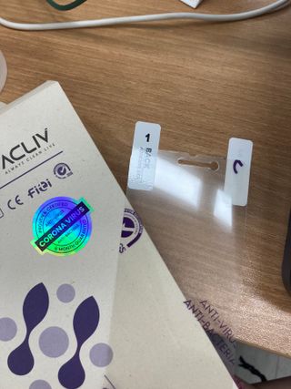 아클리브 Eco 항균 항바이러스 액정 보호필름(iPhone) — 5점을 준 리뷰어가 2022년 8월 올린 사용 사진