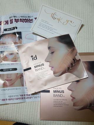 아이디플라코스메틱 아이디 페이스핏 마이너스 밴드 v2 — 5점을 준 리뷰어가 2020년 12월 올린 사용 사진
