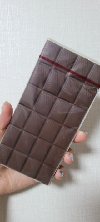 당류2g 자일리톨로 단맛을낸 슈카 퓨어비건 무설탕초콜릿 Xucker vegan 2개입 — 4점을 준 리뷰어가 2021년 4월 올린 사용 사진
