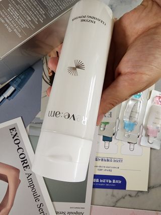 나우 [리브엠] 화해 1등 클렌징 파우더! 모공&피지 말끔순삭 — 5점을 준 리뷰어가 2023년 10월 올린 사용 사진